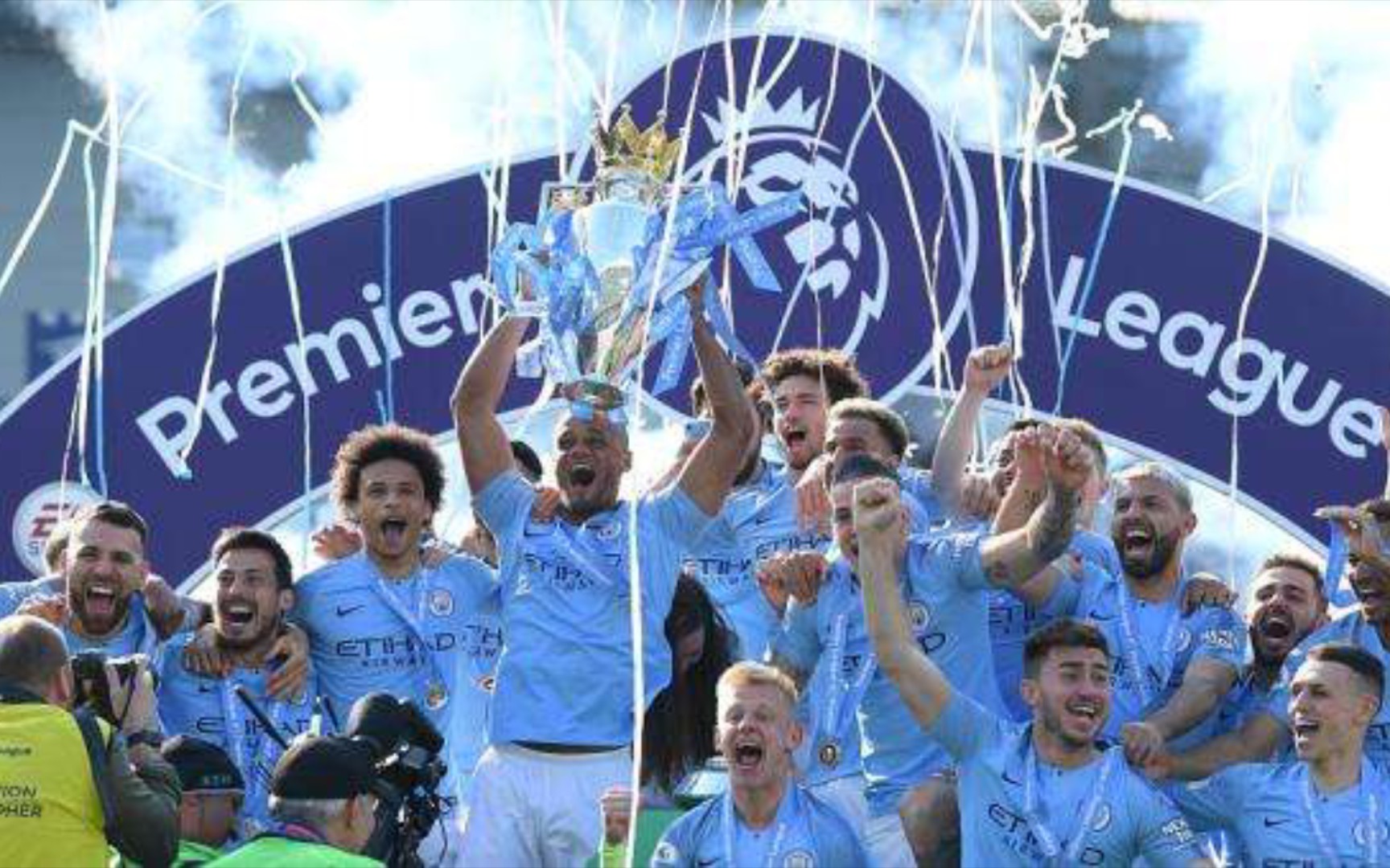 在绿茵场上 在绿茵场上